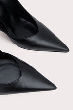 Yasha Pump - Black